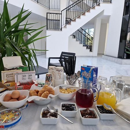 The Honeycomb Boutique Hotel Golem  Luaran gambar