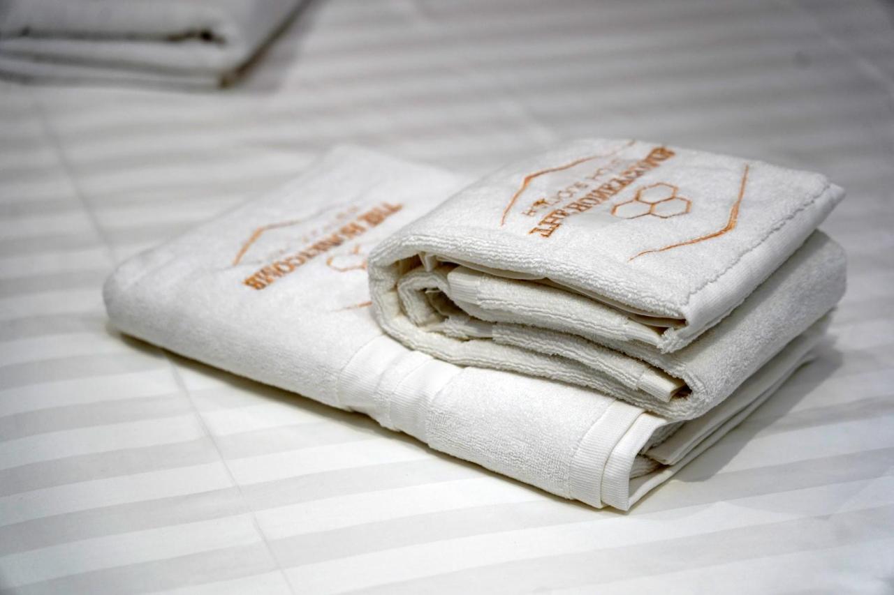 The Honeycomb Boutique Hotel Golem  Luaran gambar