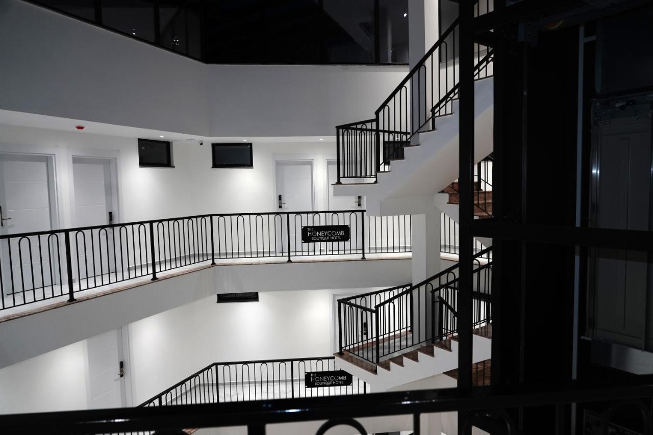 The Honeycomb Boutique Hotel Golem  Luaran gambar