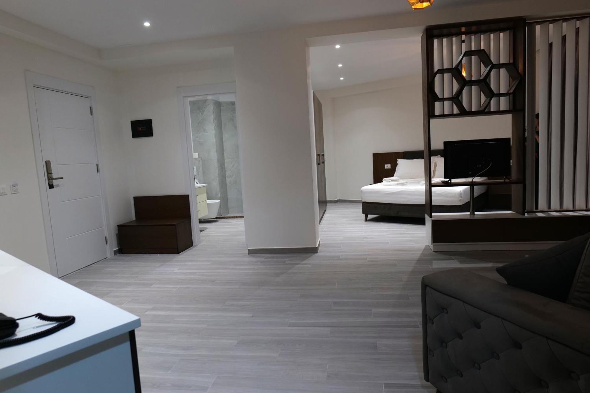 The Honeycomb Boutique Hotel Golem  Luaran gambar