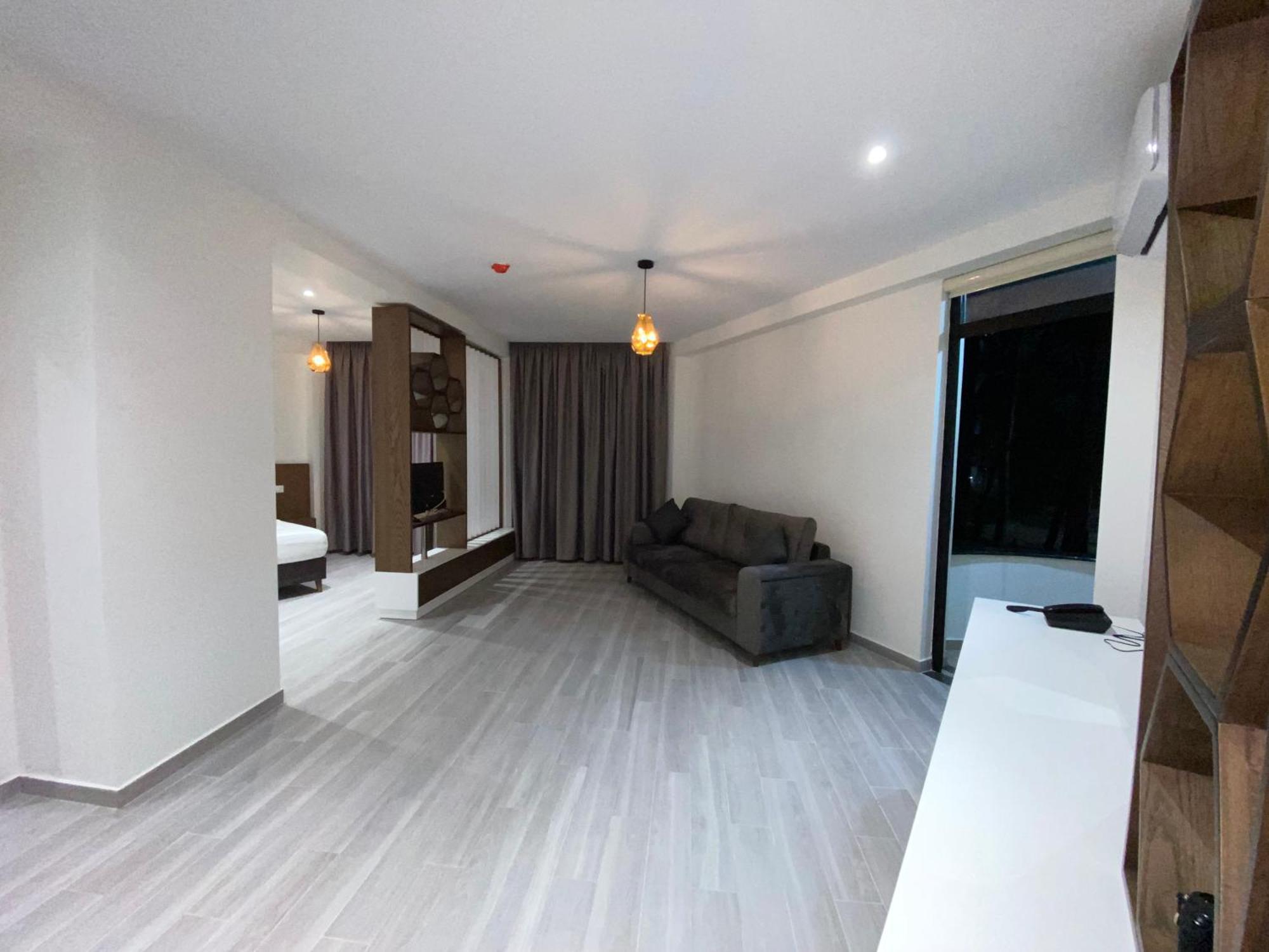 The Honeycomb Boutique Hotel Golem  Luaran gambar