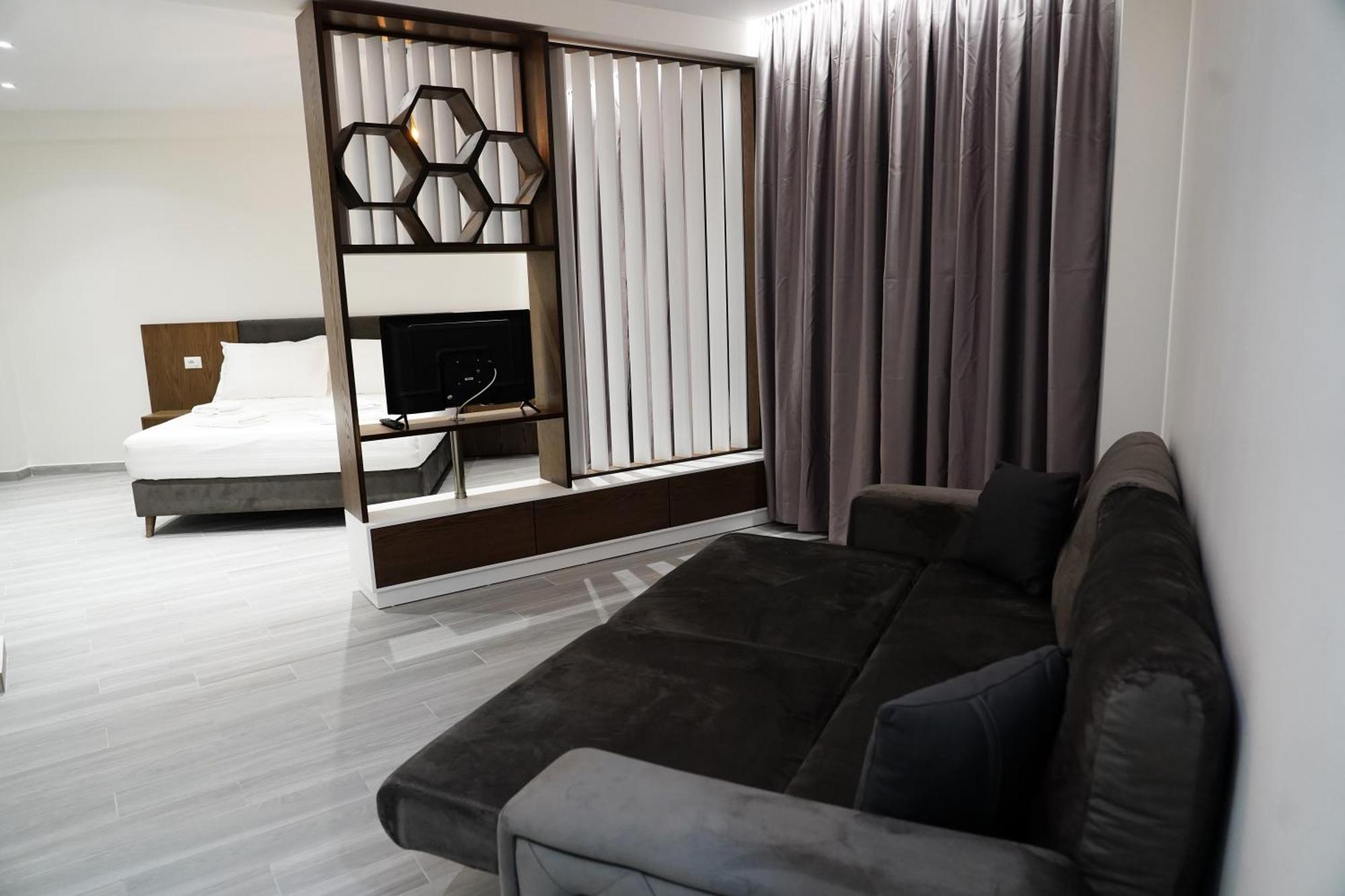 The Honeycomb Boutique Hotel Golem  Luaran gambar