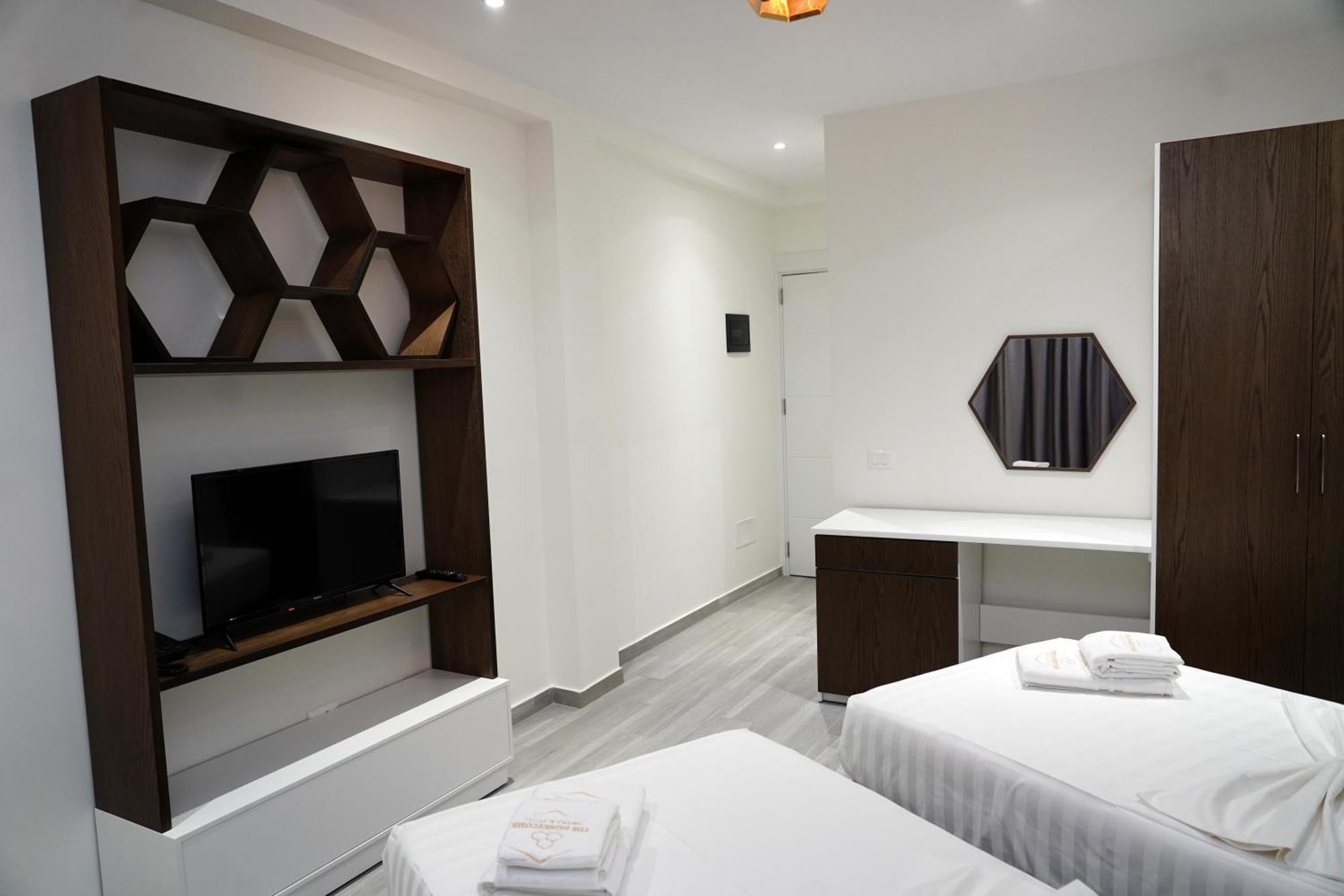 The Honeycomb Boutique Hotel Golem  Luaran gambar
