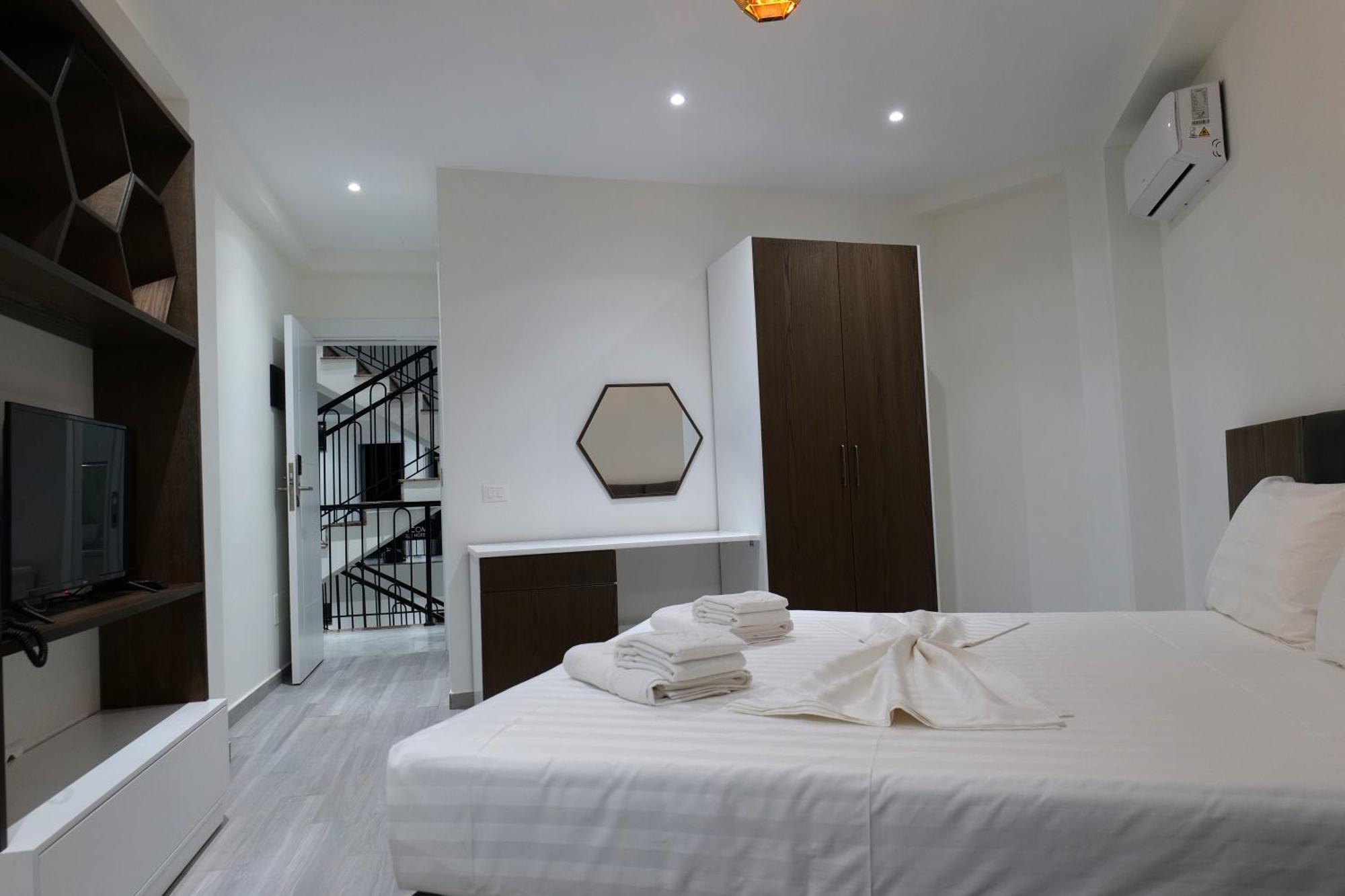 The Honeycomb Boutique Hotel Golem  Luaran gambar